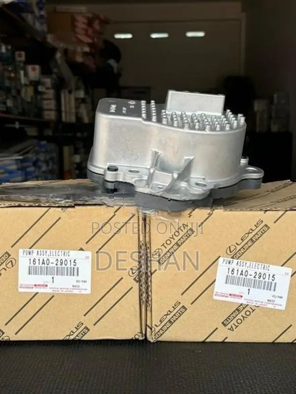 Toyota Engine Coolent pump water Genuine