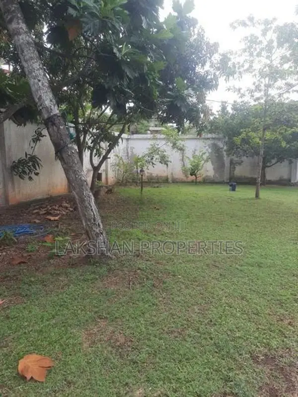 Land For Sale In Boralesgamuwa අබේරත්න මාවත (Commercial Property )