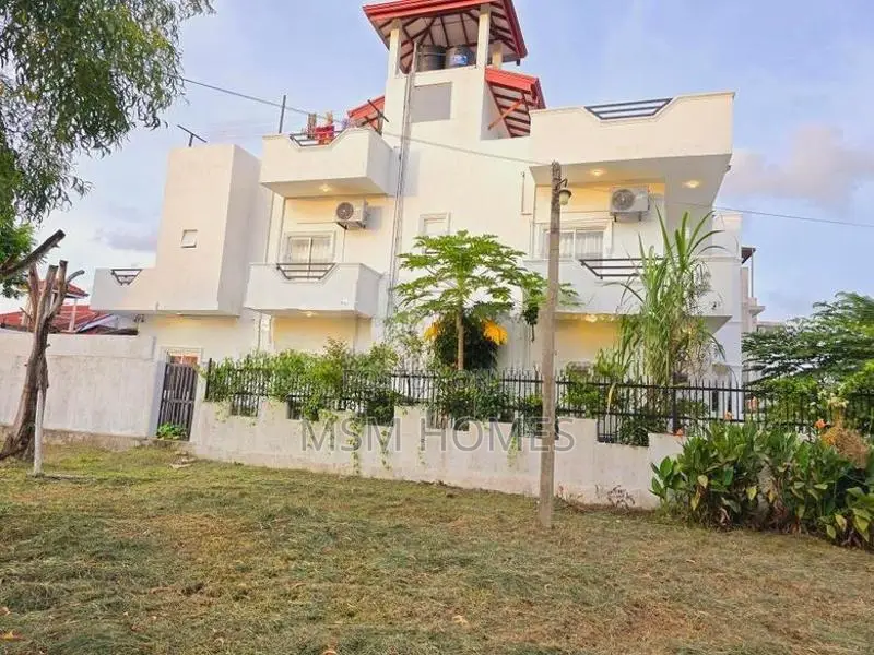 Super Luxury Modern House with 16 Perch Land For Sale in Negombo