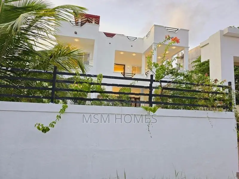 Super Luxury Modern House with 16 Perch Land For Sale in Negombo
