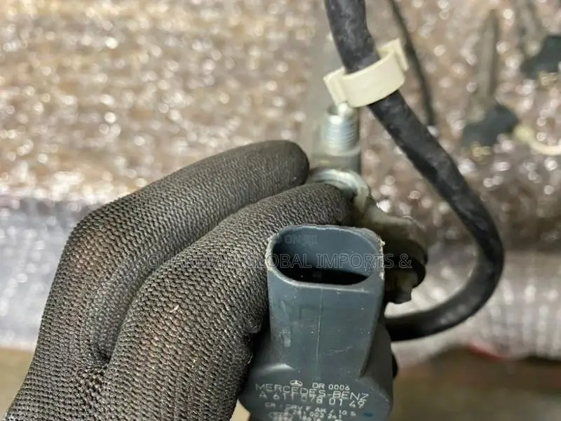Mercedes Benz S320 Diesel injector