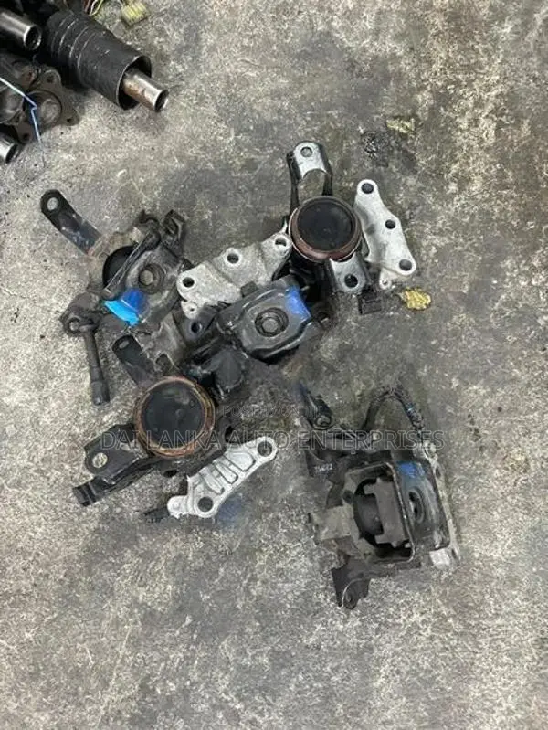 Suzuki Wagon R 44s Engine mount