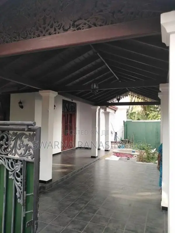 4 Bed Modern House for Sale in Welisara Katunayake