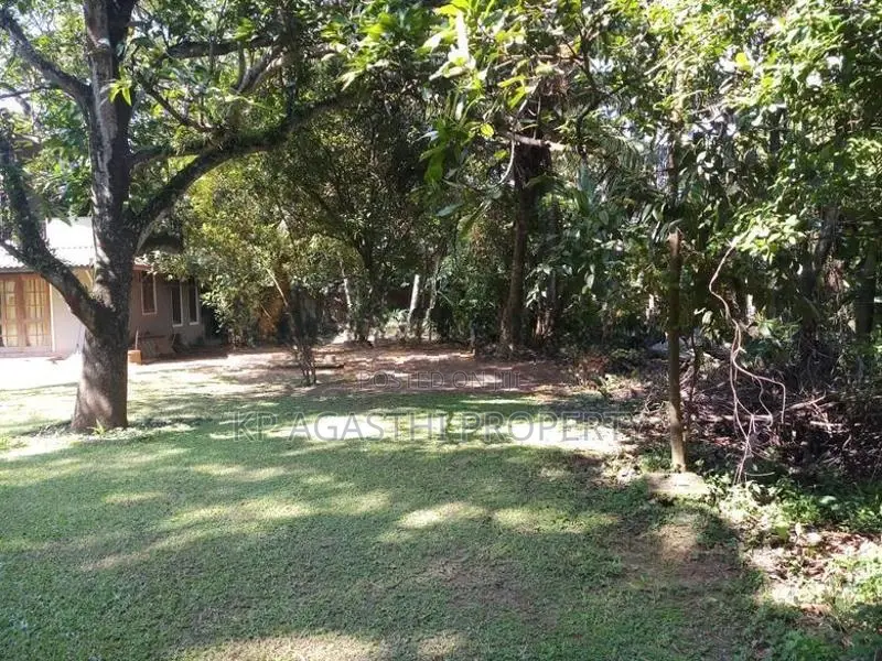 Super Land with 2st House for Sale in Kohuwala