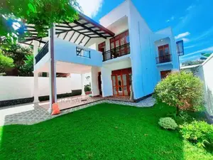 Solid Brand New Modern Super Luxury House-Piliyandala