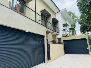 සුඛෝපභෝගී නවීනතම සුවිසල් දෙමහල් නිවස විකිණීමට piliyandala