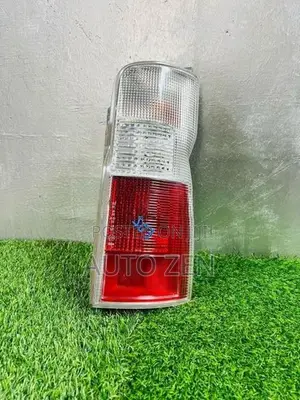 E25 TAIL LIGHT RIGHT SIDE