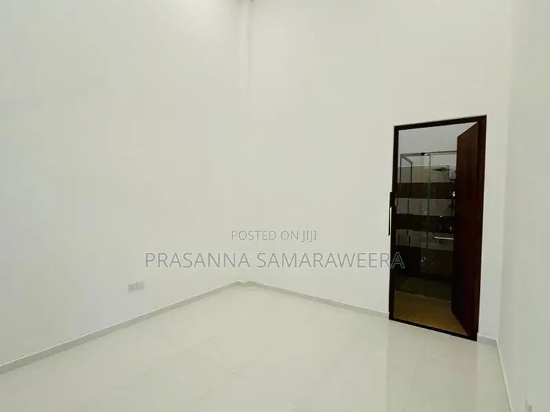 සුඛෝපභෝගී නවීනතම සුවිසල් දෙමහල් නිවස විකිණීමට piliyandala