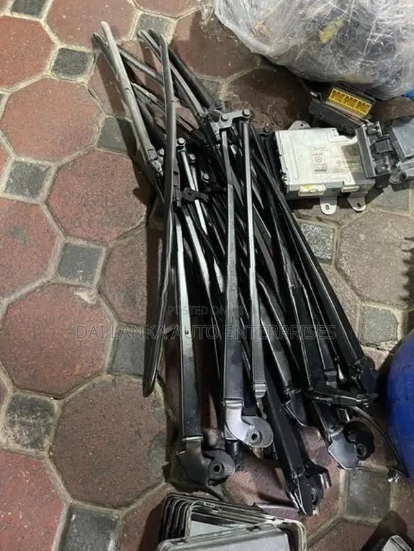 Toyota Vitz KSP130 Wiper Arm