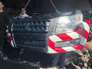Mitsubishi Montero V98 Facelift Set