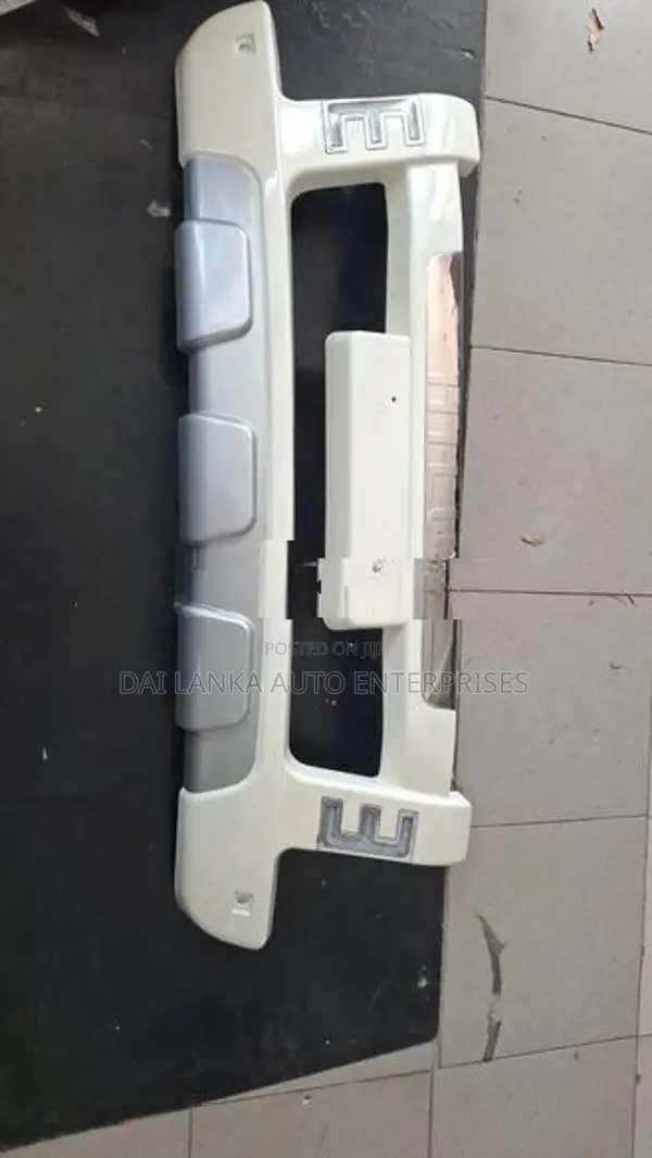 Toyota Hilux Bumper Guard