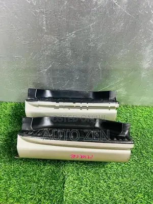 Dolphin Hiace Front Foot Step Cover