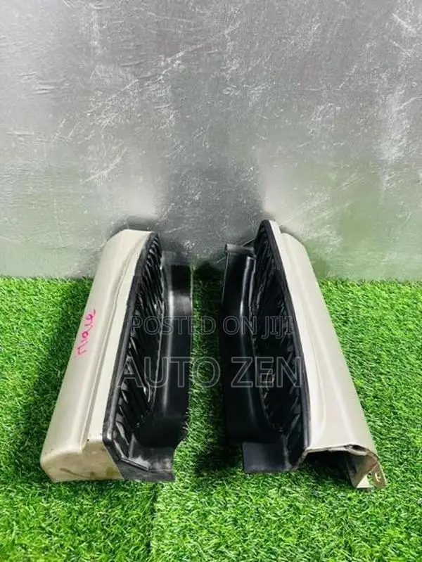 Dolphin Hiace Front Foot Step Cover