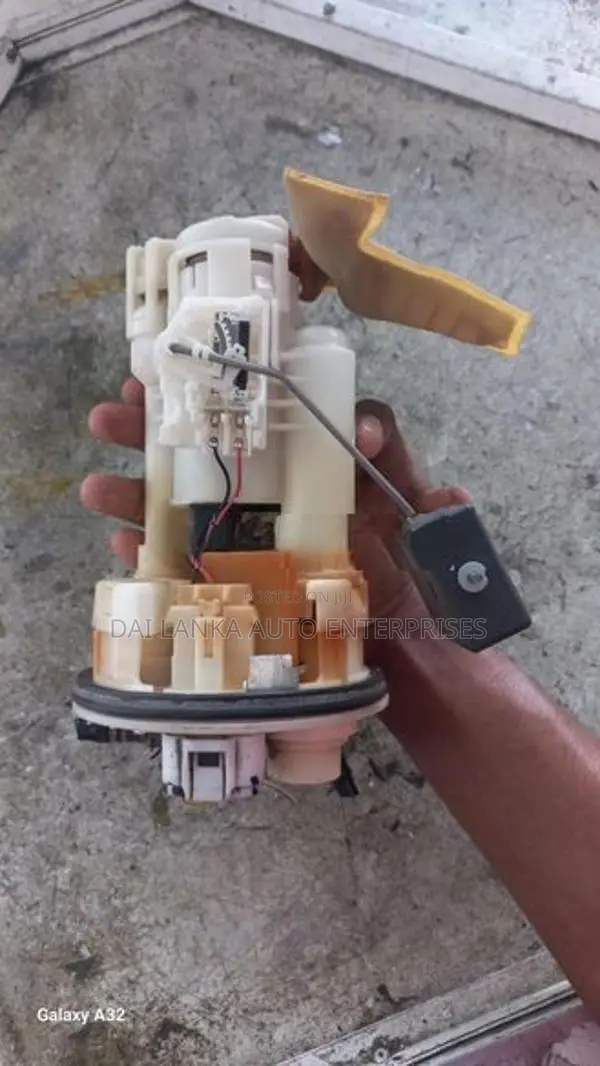Toyota Corolla 121 Petrol Pump