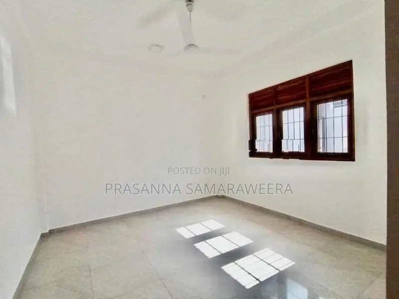 අති සුඛෝපභෝගී අලංකාර නවීනතම දෙමහල් නිවස විකිණීමට Piliyandala