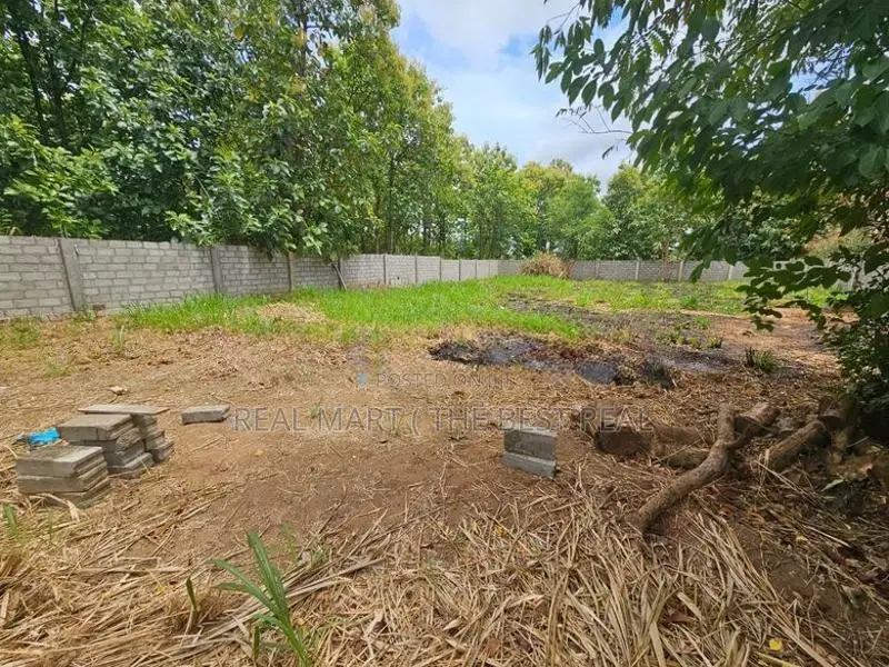 Kandana : 23 Perches Commercial Land for Sale in Bollatha
