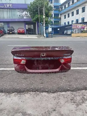 Honda Grace (GM4) Dicky Door