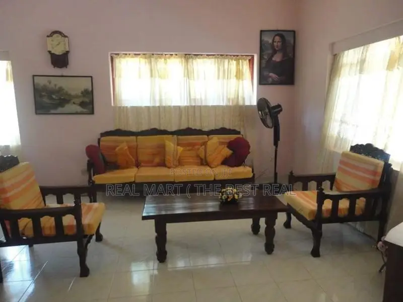 Homagama 5BR (85P) Fully furnished Luxury House for Sale in Panagoda