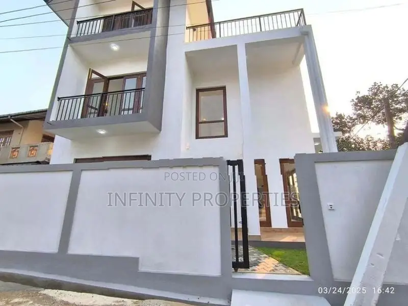 (AFA75) Super Luxury House for Sale in Thalawathuogoda Hokandara