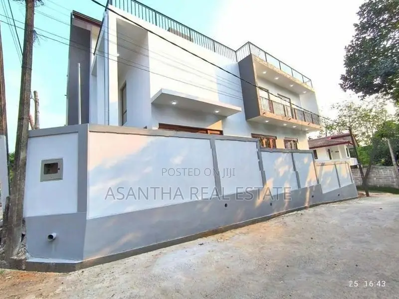 (NNI-69) Architect designed super luxury house for sale
