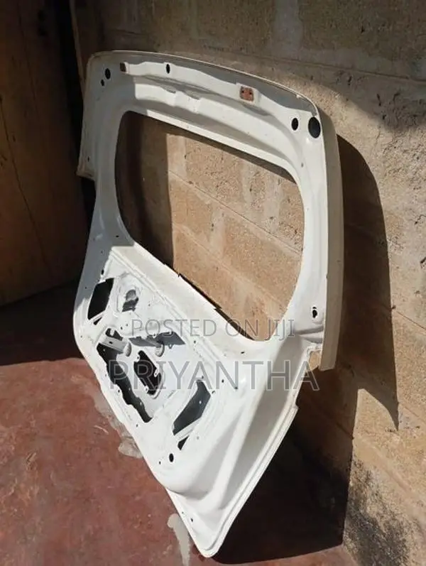 Wagon R 44s Dicky Door