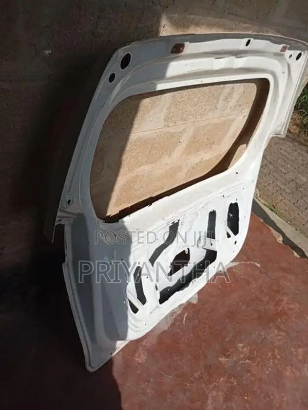 Wagon R 44s Dicky Door