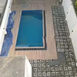 Three Story Luxury House For Sale in Borelesgamuwa