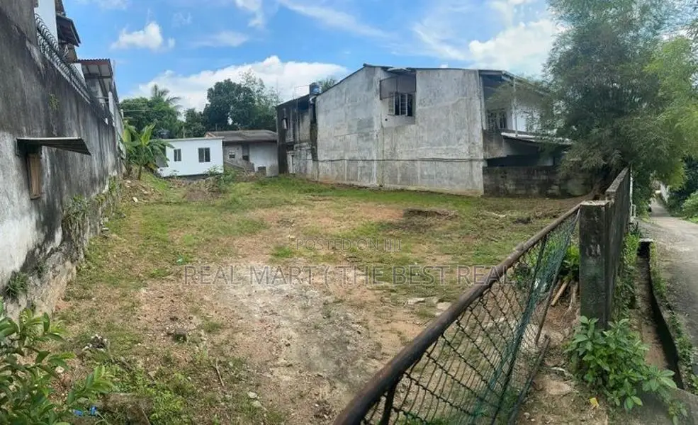 Kotte: 13.5 Perches Commercial Land for Sale in Madiwela