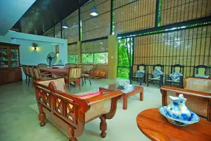Minuwangoda : 3BR (145 Perch) Luxury Hotel for Sale