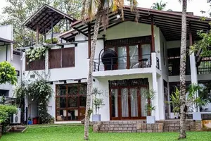 Luxury Villa for Sale in Battaramulla (SH 15147)