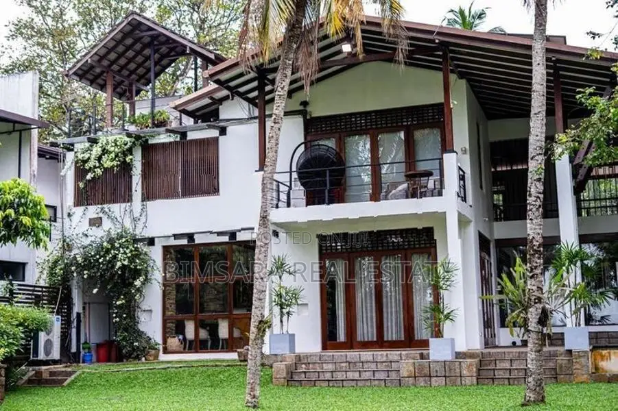 Luxury Villa for Sale in Battaramulla (SH 15147)