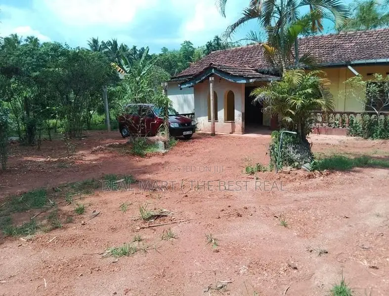 Nittambuwa 4BR (54.56P) House for Sale in Udammita
