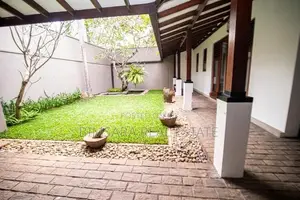 Luxury Villa for Sale in Battaramulla (SH 15147)