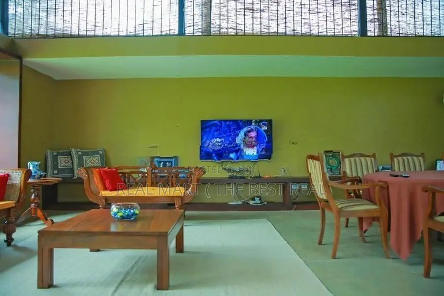 Minuwangoda : 3BR (145 Perch) Luxury Hotel for Sale