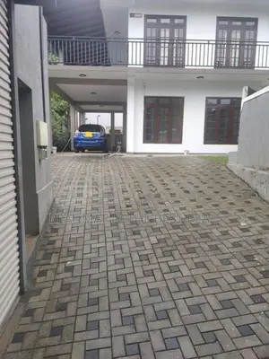 Piliyandala : New 6BR (16P) Luxury House for Sale at Wewala