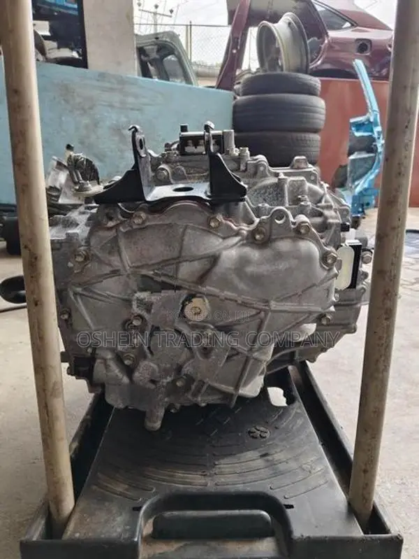 Voxy Noah Esquire Gear Box