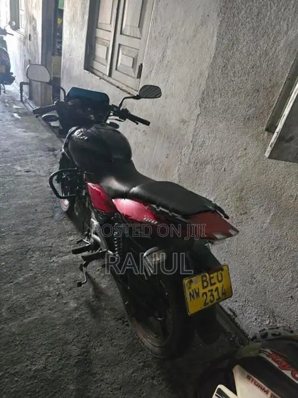 Bajaj Pulsar 180 2016