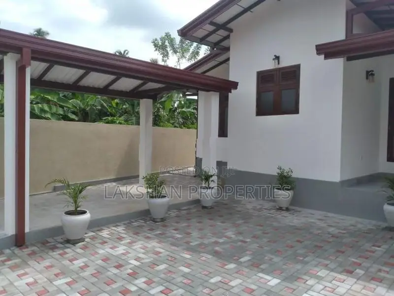 House For Sale In Maharagama Arewwala