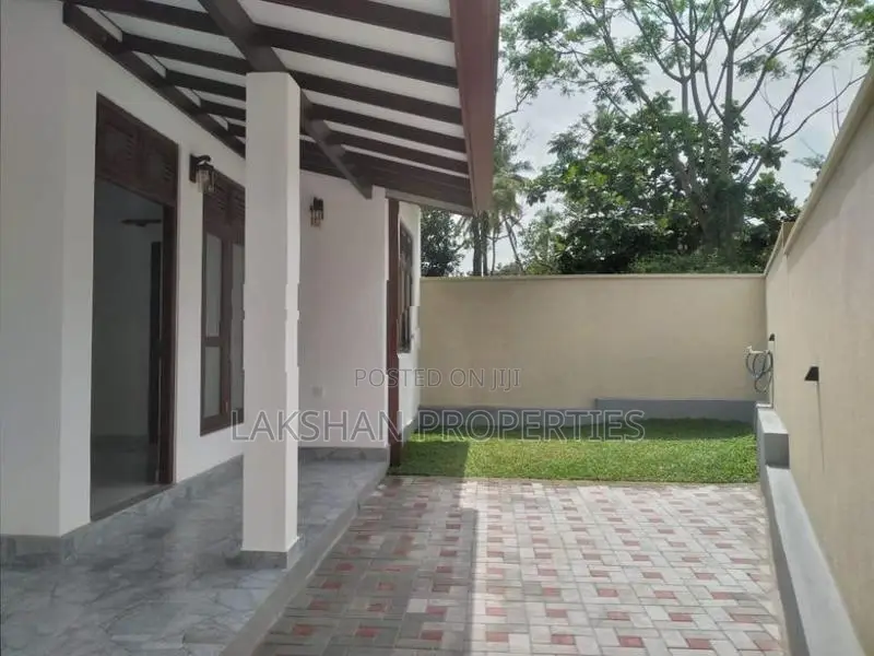 House For Sale In Maharagama Arewwala