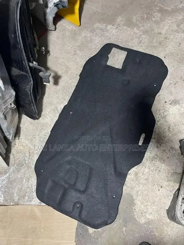 Mitsubishi Montero Bonnet Insulator