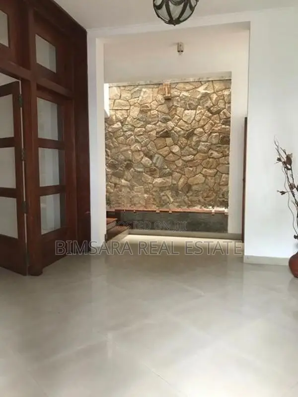 5 Bedrooms Spacious House For Sale In Battaramulla (SH 15114)