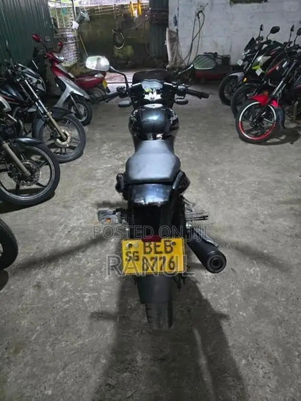 Bajaj Pulsar 180 2016