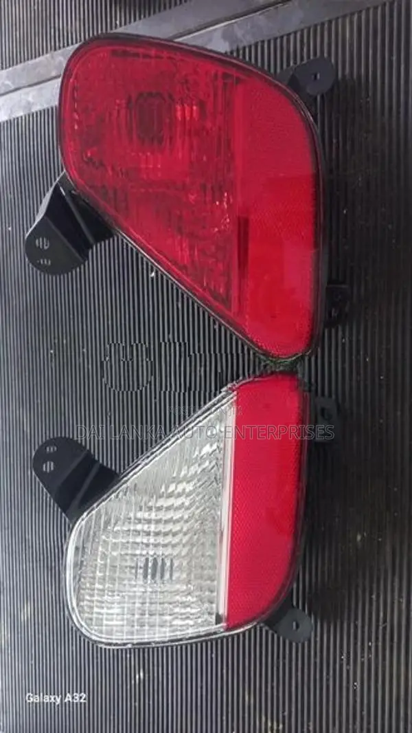 Mitsubishi Eclipse Cross Reflector Light Set