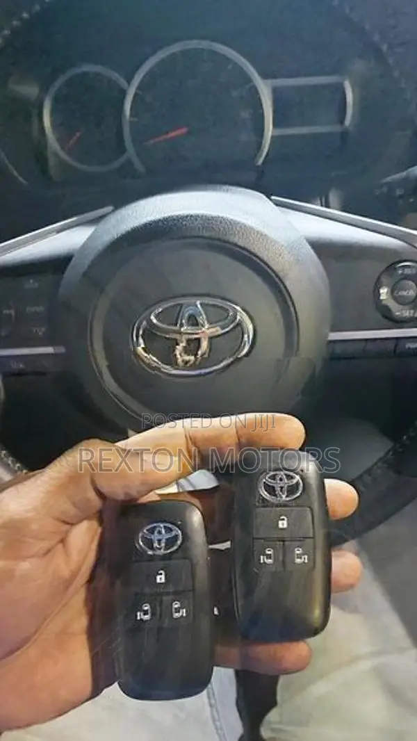 Toyota Roomy Smart Key
