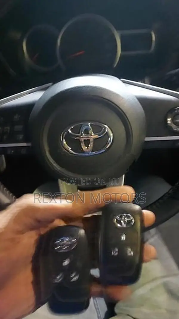 Toyota Roomy Smart Key