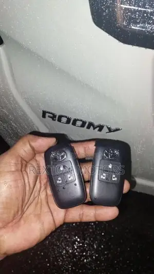 Toyota Roomy Smart Key
