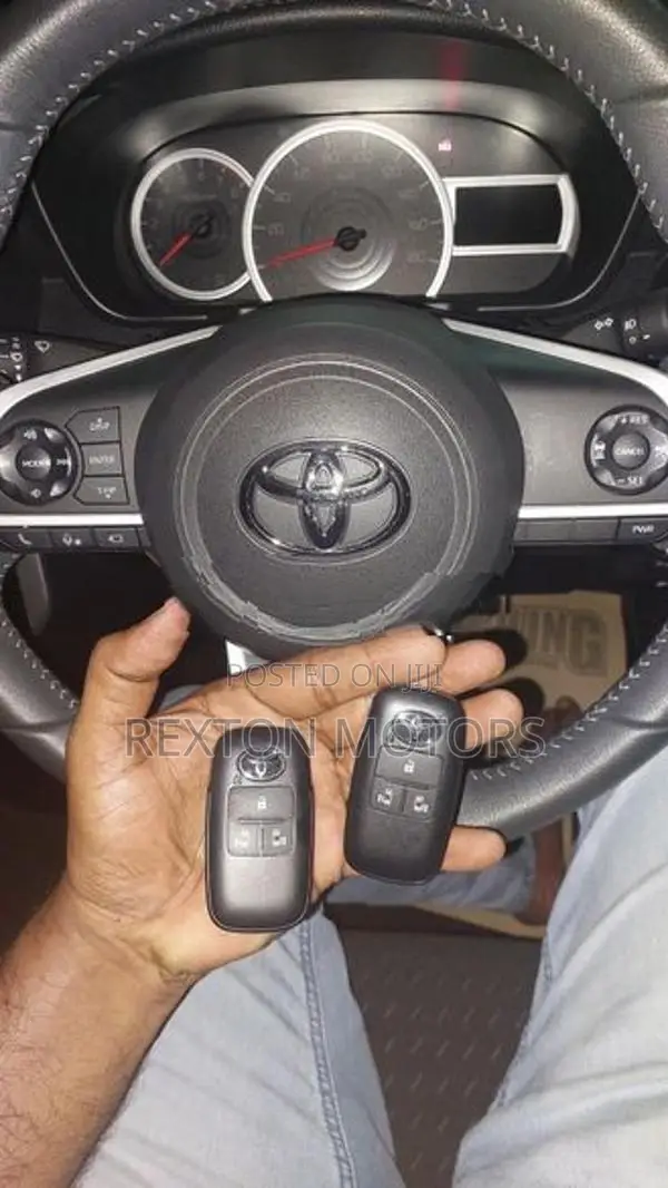 Toyota Roomy Smart Key