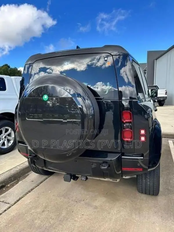 Land Rover Defender HSE dynamic 2025