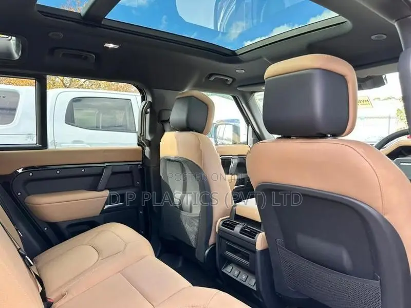 Land Rover Defender HSE dynamic 2025
