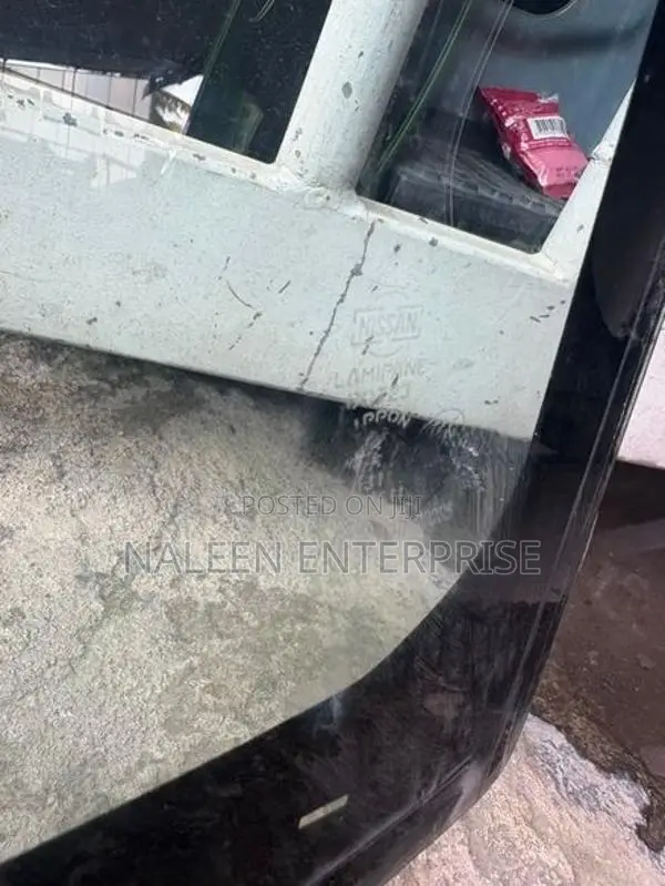 Nissan D22 Windscreen
